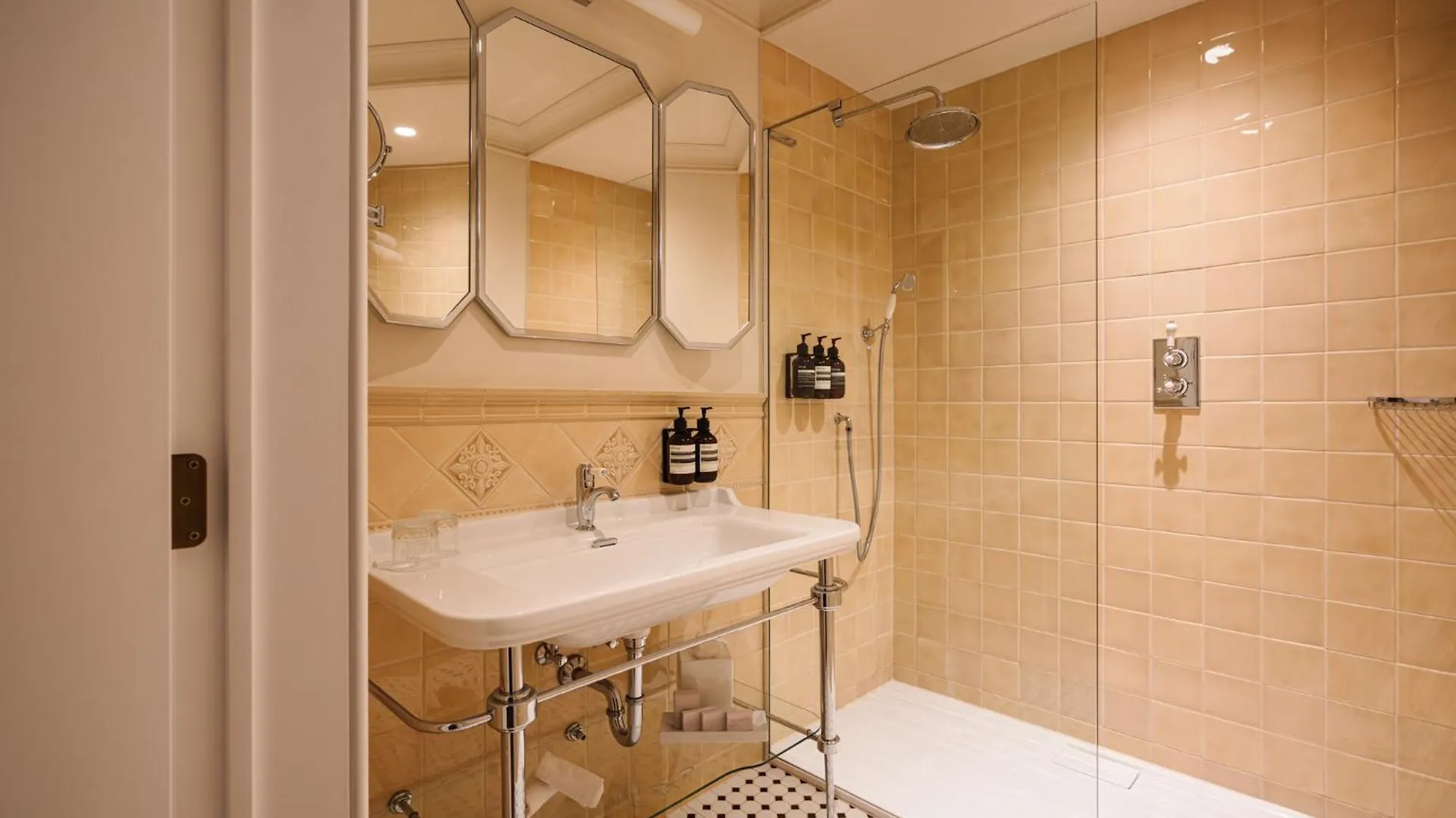 ****  Hotel Fleur De Ville Brussels Belgium
