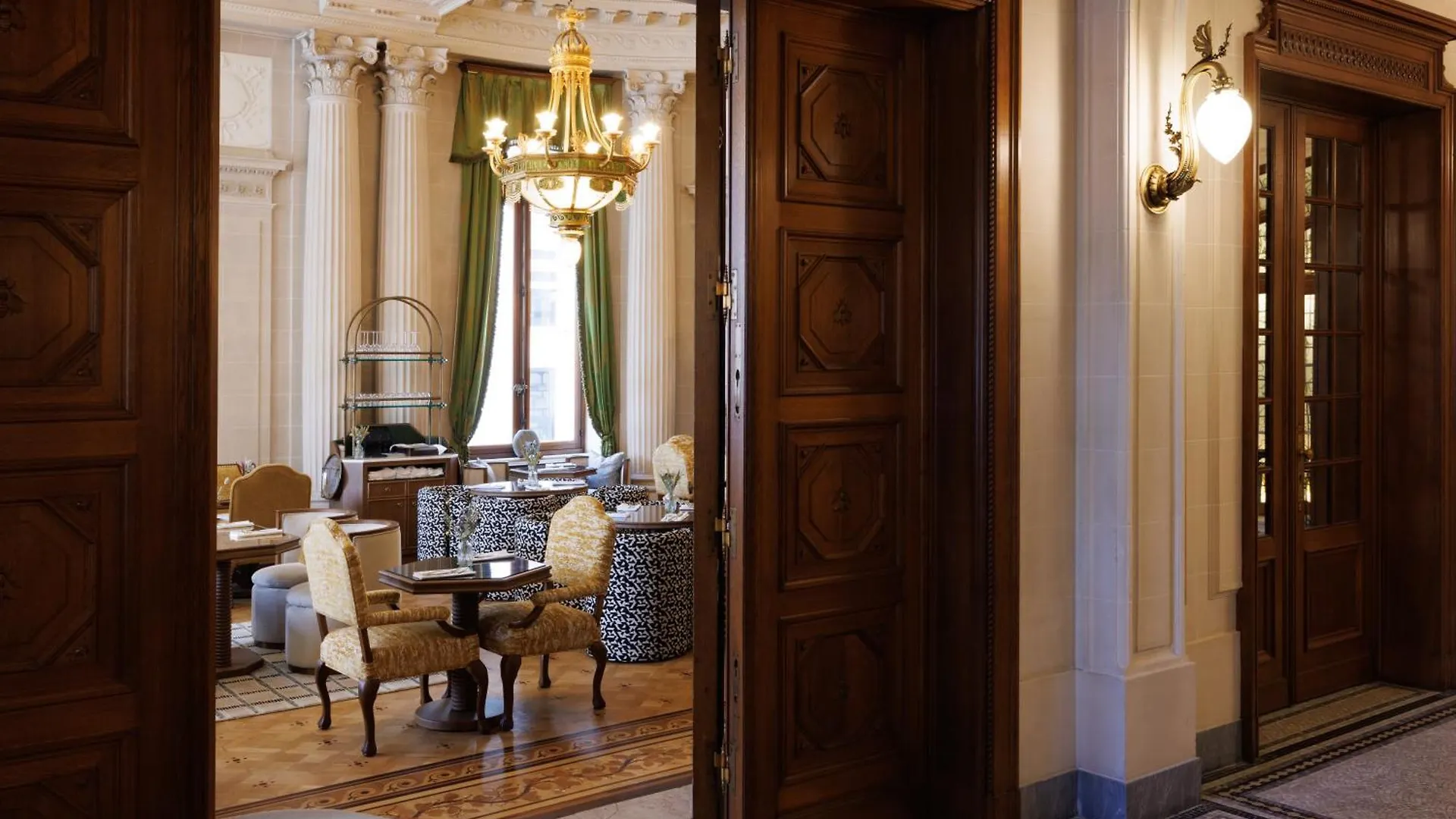 Hotel Fleur De Ville Brussels 4*,