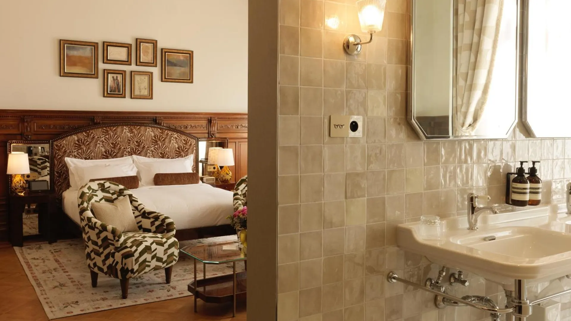 Hotel Fleur De Ville Brussels 4*,