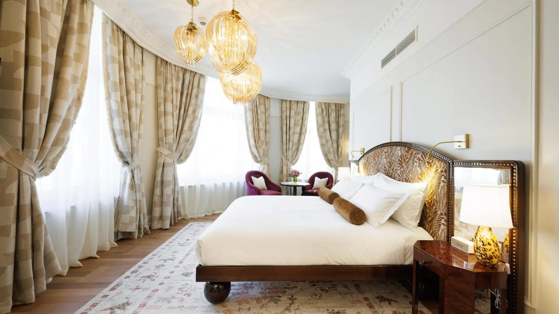 Hotel Fleur De Ville Brussels 4*,