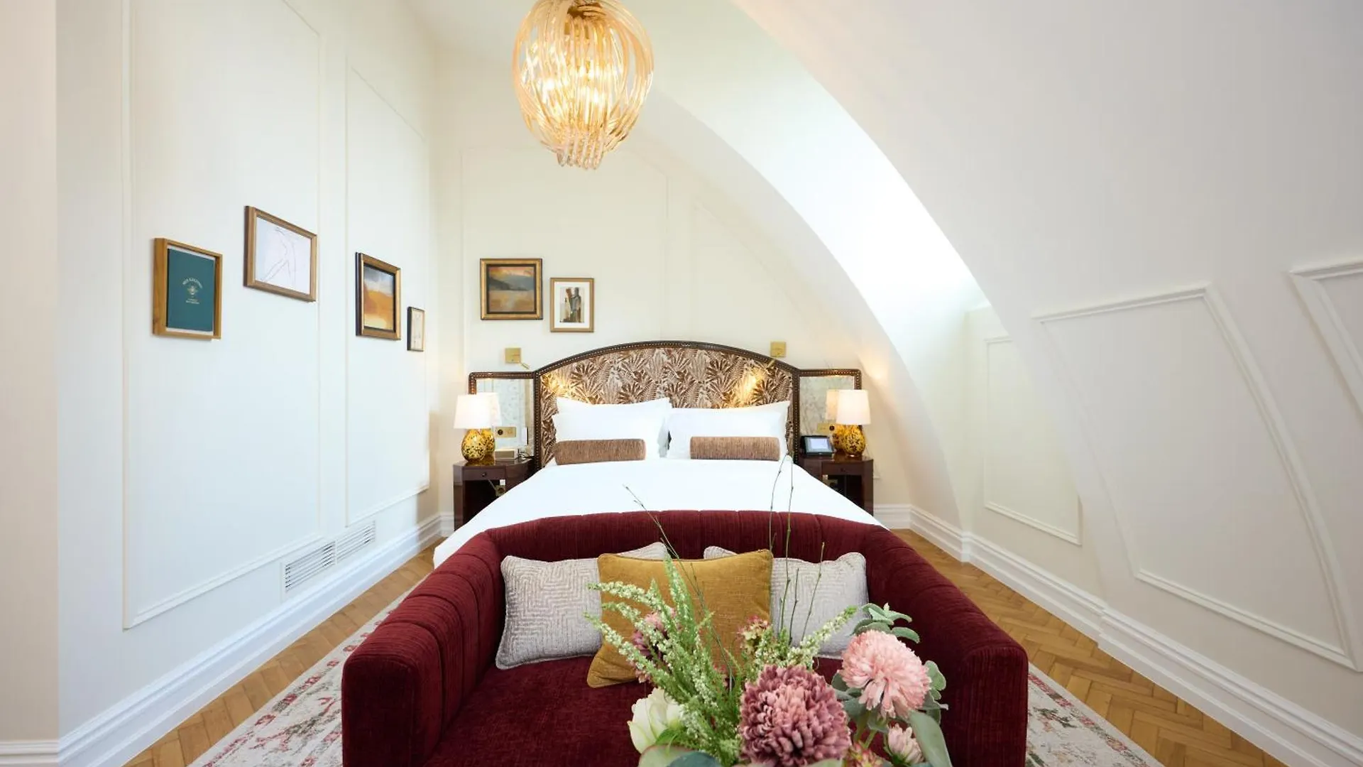 Hotel Fleur De Ville Brussels 4*,